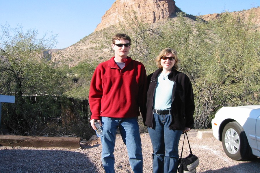 ../image/bill and julie across from tortilla flat 2.jpg